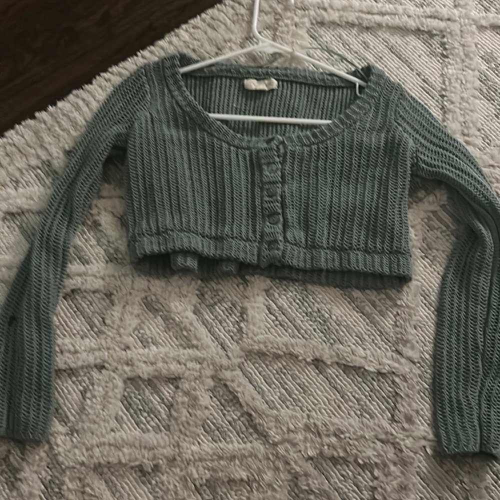 Crop sweater